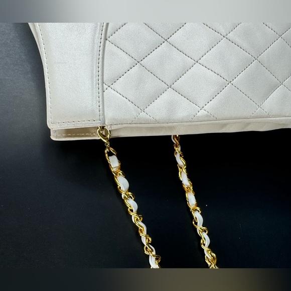 Vintage Chanel White 31 Shopping Tote - Picture 10 of 14